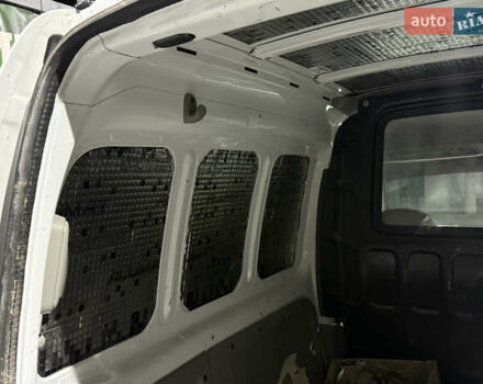 Белый Рено Кенгу, объемом двигателя 1.5 л и пробегом 237 тыс. км за 2900 $, фото 10 на Automoto.ua