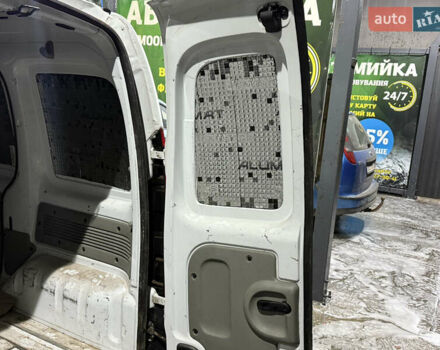 Белый Рено Кенгу, объемом двигателя 1.5 л и пробегом 237 тыс. км за 2900 $, фото 13 на Automoto.ua