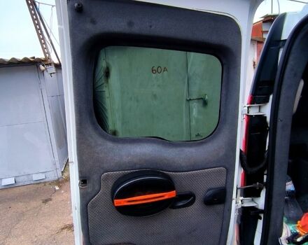 Рено Кенгу 2008 в Одессе на Automoto.ua Белый Рено Кенгу, объемом двигателя 1.5 л и пробегом 365 тыс. км за 5400 $, фото 9 на Automoto.ua