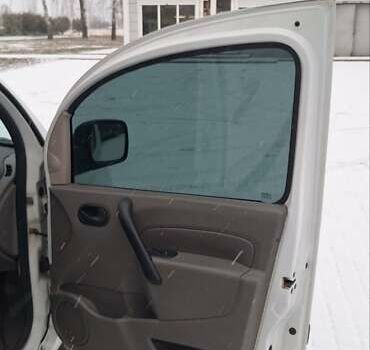 Белый Рено Кенгу, объемом двигателя 1.46 л и пробегом 401 тыс. км за 4500 $, фото 14 на Automoto.ua