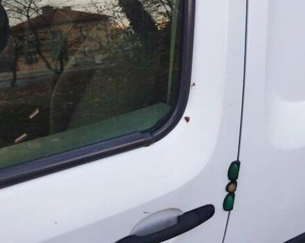 Белый Рено Кенгу, объемом двигателя 1.5 л и пробегом 385 тыс. км за 2100 $, фото 9 на Automoto.ua