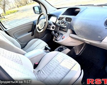 Белый Рено Кенгу, объемом двигателя 1.5 л и пробегом 368 тыс. км за 5500 $, фото 4 на Automoto.ua