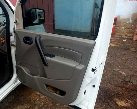 Белый Рено Кенгу, объемом двигателя 1.6 л и пробегом 195 тыс. км за 5800 $, фото 6 на Automoto.ua