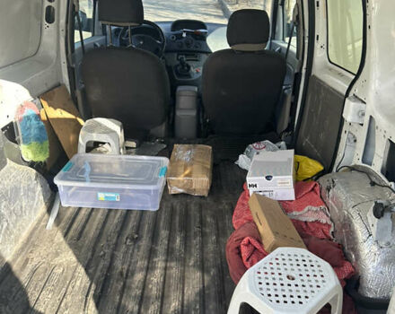 Белый Рено Кенгу, объемом двигателя 1.46 л и пробегом 220 тыс. км за 3900 $, фото 5 на Automoto.ua