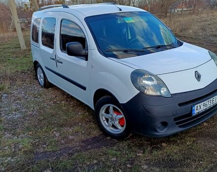 Белый Рено Кенгу, объемом двигателя 1.6 л и пробегом 310 тыс. км за 6200 $, фото 1 на Automoto.ua