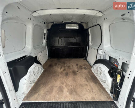 Белый Рено Кенгу, объемом двигателя 1.5 л и пробегом 262 тыс. км за 5750 $, фото 63 на Automoto.ua