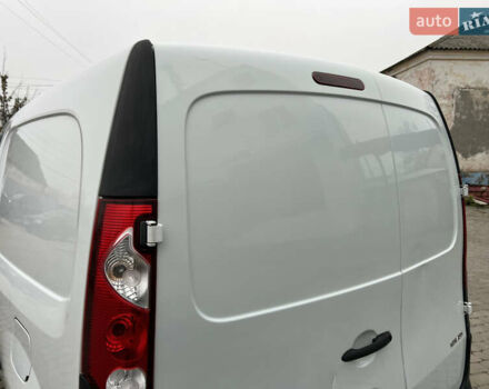 Белый Рено Кенгу, объемом двигателя 1.5 л и пробегом 262 тыс. км за 5750 $, фото 20 на Automoto.ua