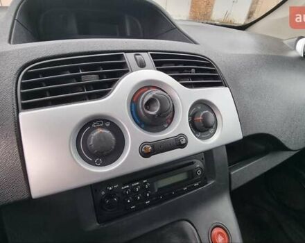 Белый Рено Кенгу, объемом двигателя 1.5 л и пробегом 361 тыс. км за 5300 $, фото 8 на Automoto.ua