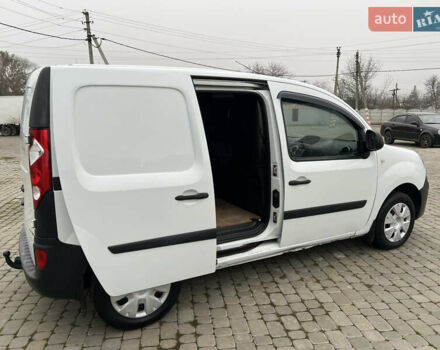 Белый Рено Кенгу, объемом двигателя 1.5 л и пробегом 262 тыс. км за 5750 $, фото 56 на Automoto.ua