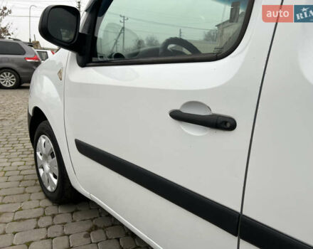 Белый Рено Кенгу, объемом двигателя 1.5 л и пробегом 262 тыс. км за 5750 $, фото 18 на Automoto.ua