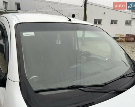 Белый Рено Кенгу, объемом двигателя 1.5 л и пробегом 262 тыс. км за 5750 $, фото 29 на Automoto.ua