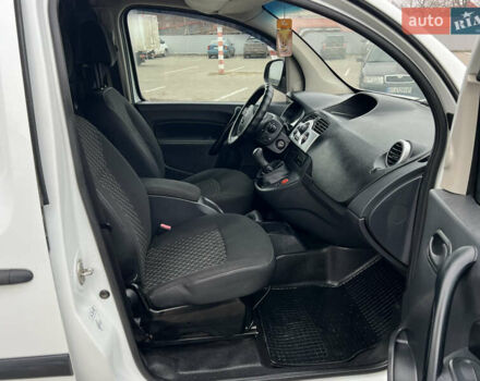 Белый Рено Кенгу, объемом двигателя 1.5 л и пробегом 262 тыс. км за 5750 $, фото 49 на Automoto.ua