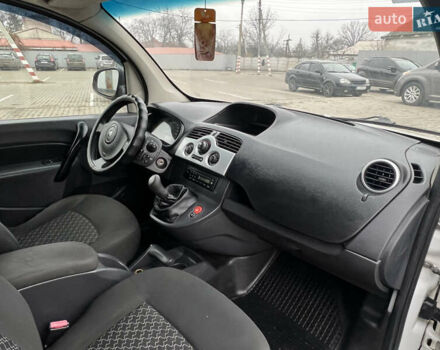 Белый Рено Кенгу, объемом двигателя 1.5 л и пробегом 262 тыс. км за 5750 $, фото 53 на Automoto.ua