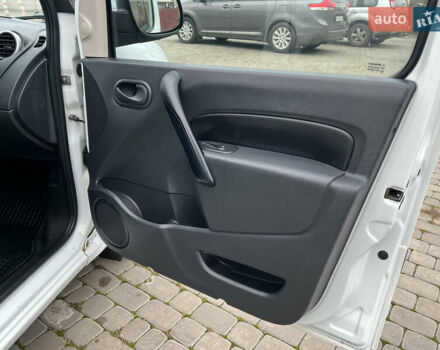 Белый Рено Кенгу, объемом двигателя 1.5 л и пробегом 262 тыс. км за 5750 $, фото 47 на Automoto.ua