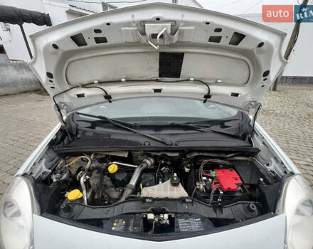 Белый Рено Кенгу, объемом двигателя 1.5 л и пробегом 262 тыс. км за 5750 $, фото 66 на Automoto.ua