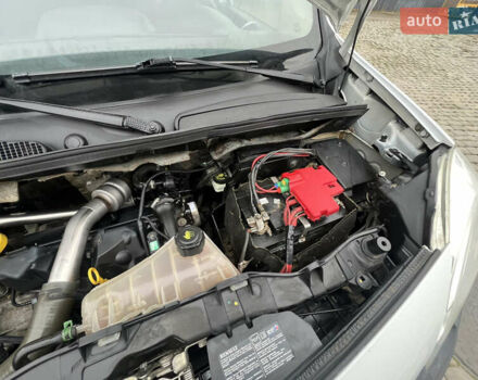 Белый Рено Кенгу, объемом двигателя 1.5 л и пробегом 262 тыс. км за 5750 $, фото 69 на Automoto.ua