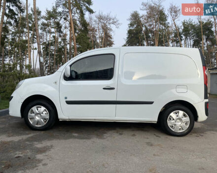 Белый Рено Кенгу, объемом двигателя 0 л и пробегом 80 тыс. км за 9000 $, фото 4 на Automoto.ua