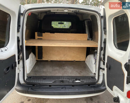 Белый Рено Кенгу, объемом двигателя 0 л и пробегом 80 тыс. км за 9000 $, фото 10 на Automoto.ua