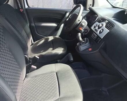 Белый Рено Кенгу, объемом двигателя 1.46 л и пробегом 120 тыс. км за 8000 $, фото 12 на Automoto.ua