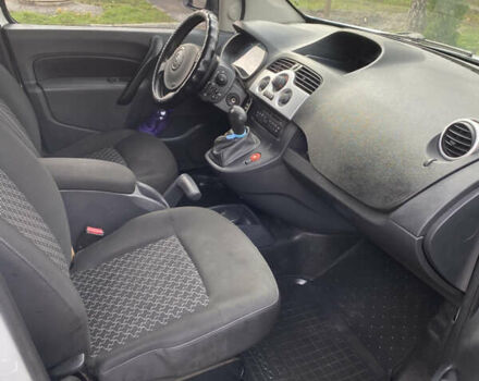 Белый Рено Кенгу, объемом двигателя 0 л и пробегом 80 тыс. км за 9000 $, фото 7 на Automoto.ua