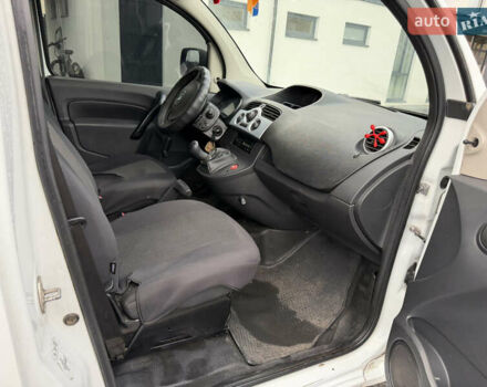 Рено Кенгу 2012 в Львове на Automoto.ua Белый Рено Кенгу, объемом двигателя 1.46 л и пробегом 233 тыс. км за 3850 $, фото 5 на Automoto.ua