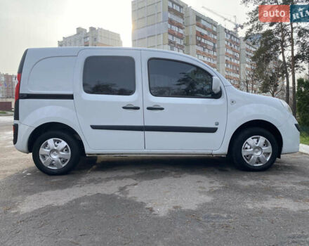 Белый Рено Кенгу, объемом двигателя 0 л и пробегом 80 тыс. км за 9000 $, фото 2 на Automoto.ua