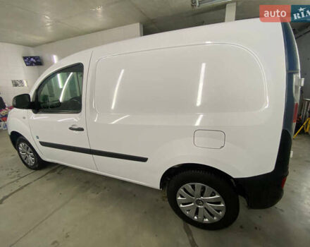 Білий Рено Кєнгу, об'ємом двигуна 0 л та пробігом 39 тис. км за 6100 $, фото 6 на Automoto.ua