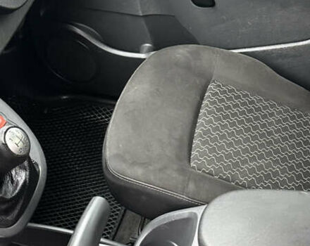 Белый Рено Кенгу, объемом двигателя 1.46 л и пробегом 234 тыс. км за 7700 $, фото 22 на Automoto.ua