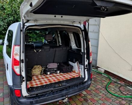 Белый Рено Кенгу, объемом двигателя 1.4 л и пробегом 189 тыс. км за 7600 $, фото 5 на Automoto.ua