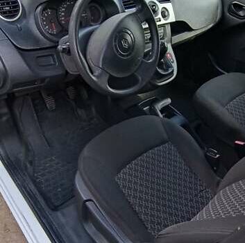 Білий Рено Кєнгу, об'ємом двигуна 1.5 л та пробігом 257 тис. км за 5700 $, фото 9 на Automoto.ua