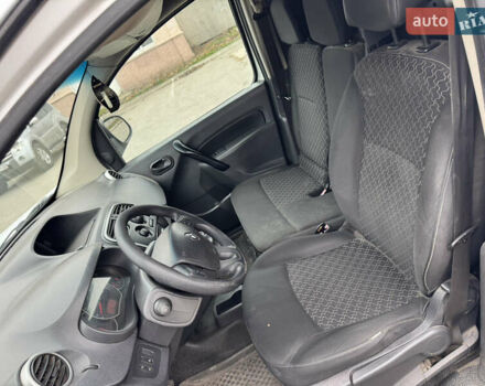 Белый Рено Кенгу, объемом двигателя 1.5 л и пробегом 304 тыс. км за 5900 $, фото 8 на Automoto.ua