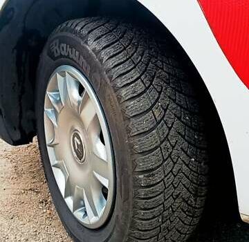 Белый Рено Кенгу, объемом двигателя 1.5 л и пробегом 303 тыс. км за 6000 $, фото 4 на Automoto.ua