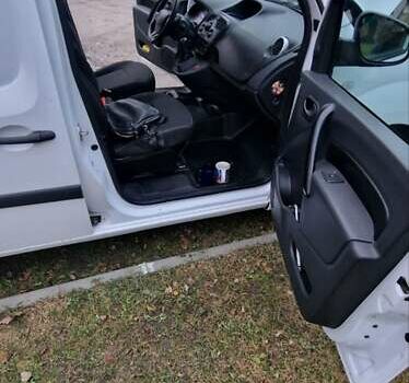 Белый Рено Кенгу, объемом двигателя 1.5 л и пробегом 340 тыс. км за 4050 $, фото 10 на Automoto.ua