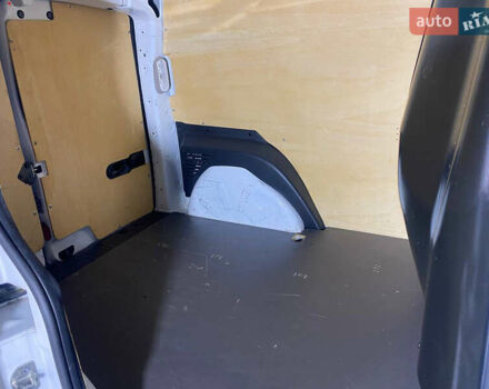 Білий Рено Кєнгу, об'ємом двигуна 0 л та пробігом 39 тис. км за 6100 $, фото 12 на Automoto.ua