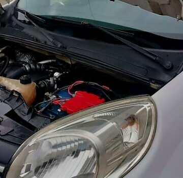 Белый Рено Кенгу, объемом двигателя 1.5 л и пробегом 303 тыс. км за 6000 $, фото 27 на Automoto.ua