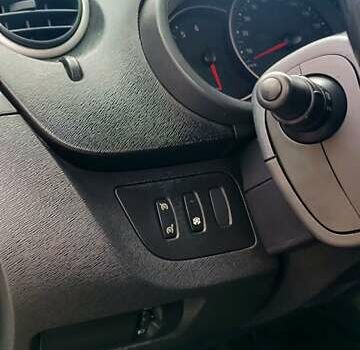 Белый Рено Кенгу, объемом двигателя 1.5 л и пробегом 303 тыс. км за 6000 $, фото 15 на Automoto.ua