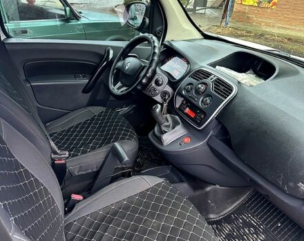 Белый Рено Кенгу, объемом двигателя 1.5 л и пробегом 265 тыс. км за 9200 $, фото 10 на Automoto.ua