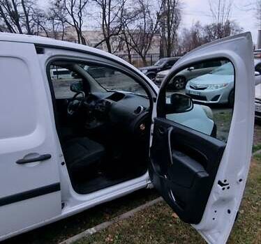 Белый Рено Кенгу, объемом двигателя 1.5 л и пробегом 340 тыс. км за 4050 $, фото 3 на Automoto.ua