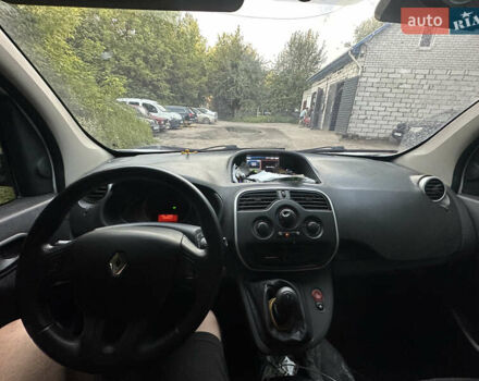 Рено Кєнгу 2013 у Житомирі на Automoto.ua Білий Рено Кєнгу, об'ємом двигуна 1.5 л та пробігом 311 тис. км за 5200 $, фото 1 на Automoto.ua