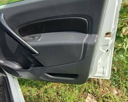 Білий Рено Кєнгу, об'ємом двигуна 1.5 л та пробігом 257 тис. км за 5700 $, фото 5 на Automoto.ua