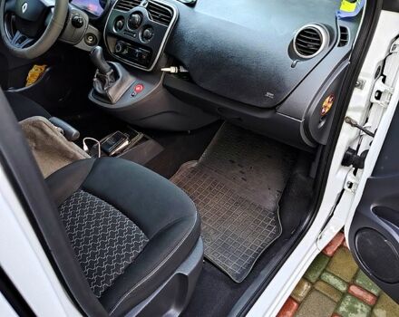 Белый Рено Кенгу, объемом двигателя 1.4 л и пробегом 189 тыс. км за 7600 $, фото 4 на Automoto.ua