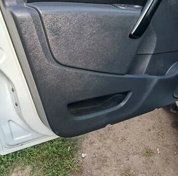 Білий Рено Кєнгу, об'ємом двигуна 1.5 л та пробігом 257 тис. км за 5700 $, фото 4 на Automoto.ua