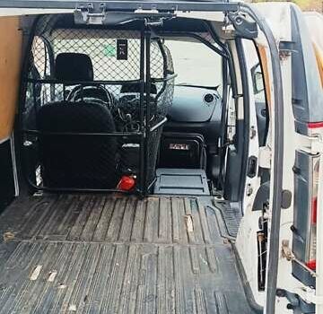 Белый Рено Кенгу, объемом двигателя 1.5 л и пробегом 303 тыс. км за 6000 $, фото 21 на Automoto.ua