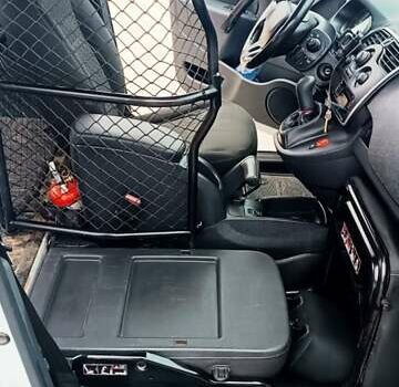 Белый Рено Кенгу, объемом двигателя 1.5 л и пробегом 303 тыс. км за 6000 $, фото 19 на Automoto.ua