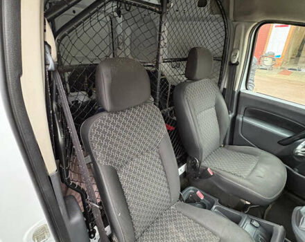 Белый Рено Кенгу, объемом двигателя 1.46 л и пробегом 166 тыс. км за 6800 $, фото 3 на Automoto.ua