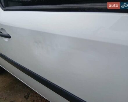 Белый Рено Кенгу, объемом двигателя 1.46 л и пробегом 200 тыс. км за 6800 $, фото 6 на Automoto.ua