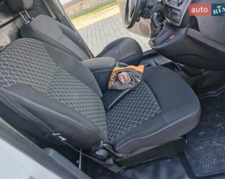 Белый Рено Кенгу, объемом двигателя 1.5 л и пробегом 325 тыс. км за 6200 $, фото 7 на Automoto.ua