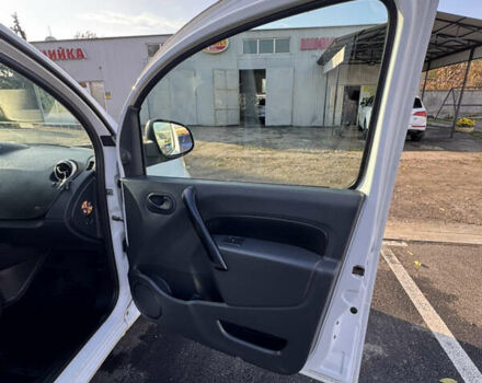 Рено Кенгу 2014 в Лубнах на Automoto.ua Белый Рено Кенгу, объемом двигателя 1.46 л и пробегом 395 тыс. км за 7150 $, фото 10 на Automoto.ua