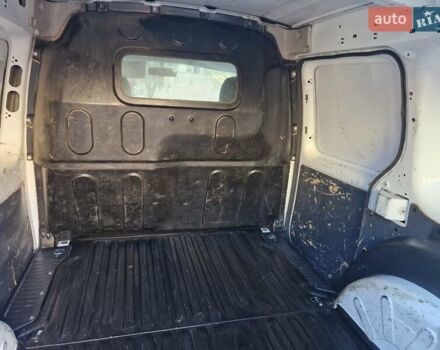 Белый Рено Кенгу, объемом двигателя 1.5 л и пробегом 325 тыс. км за 6200 $, фото 11 на Automoto.ua