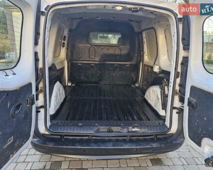 Белый Рено Кенгу, объемом двигателя 1.5 л и пробегом 325 тыс. км за 6200 $, фото 9 на Automoto.ua